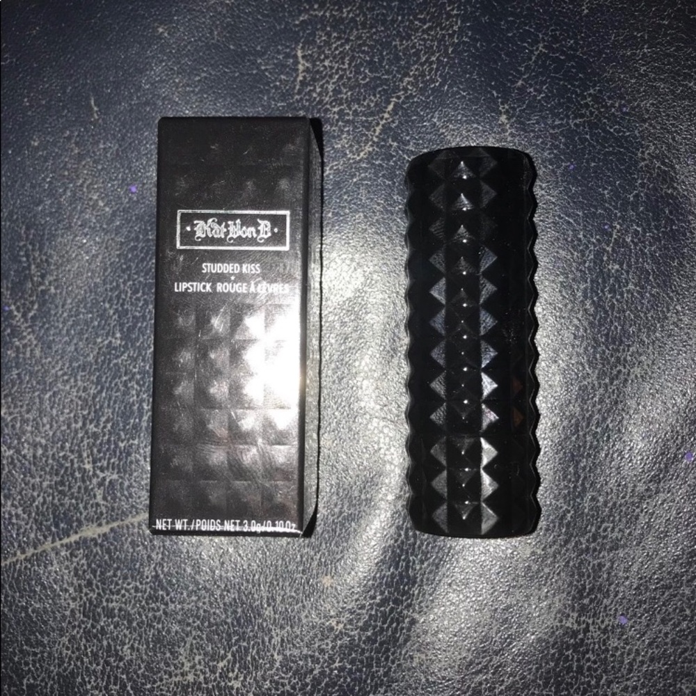 Kat Von D BNIB Lipstick in the shade L.U.V